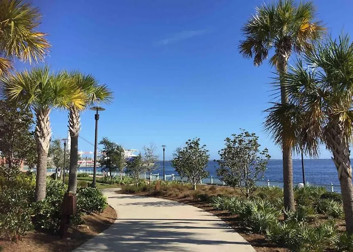 Walk To Downtown Seafood Market Bay Views Holiday home